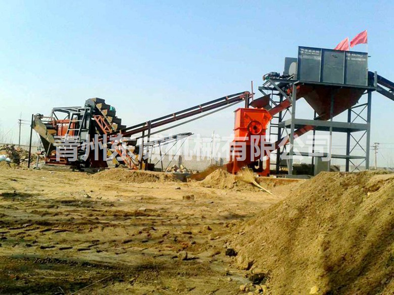 菏澤挖斗式篩沙洗沙機使用現場